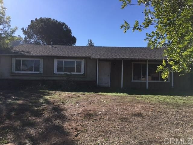 Property Photo: 1131 Cloverleaf Drive CA 92019