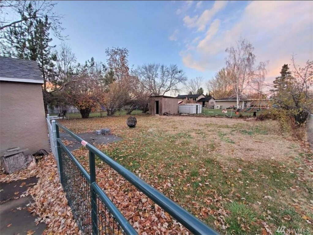 Property Photo: 530 SW 4th St WA 99324