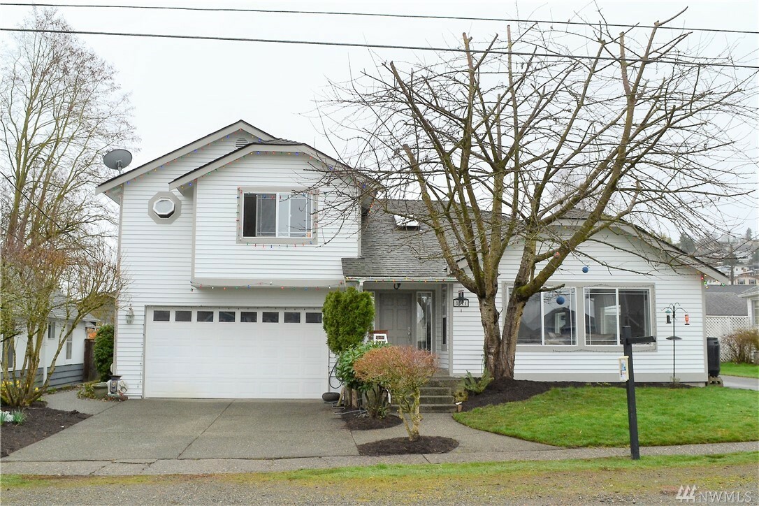 Property Photo:  8511 S 119th St  WA 98178 