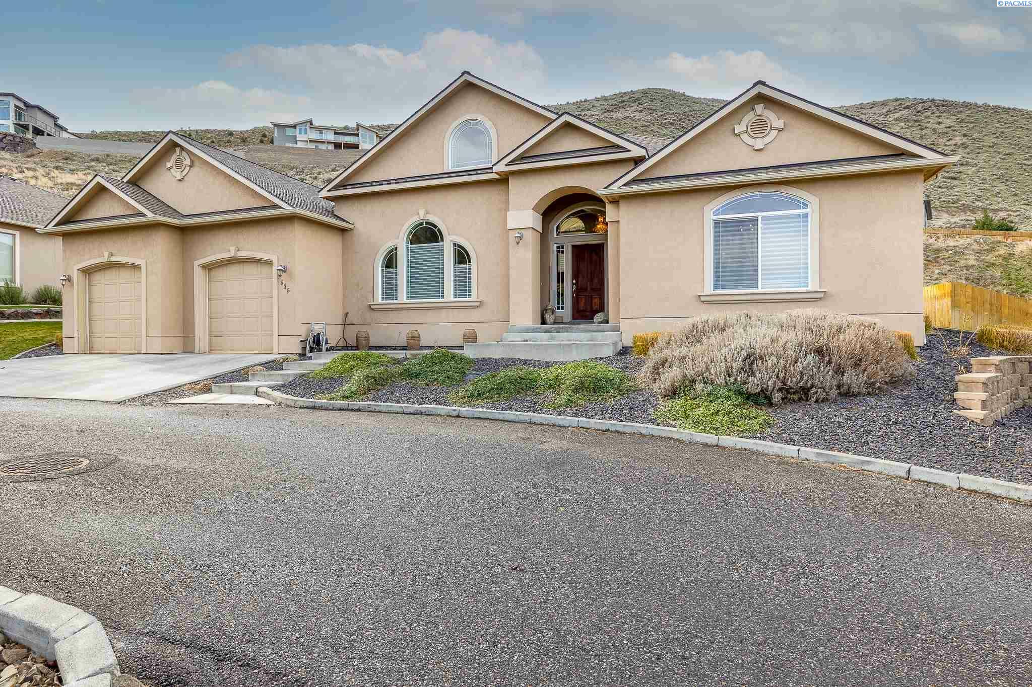 Property Photo:  535 Agier Dr  WA 99352 