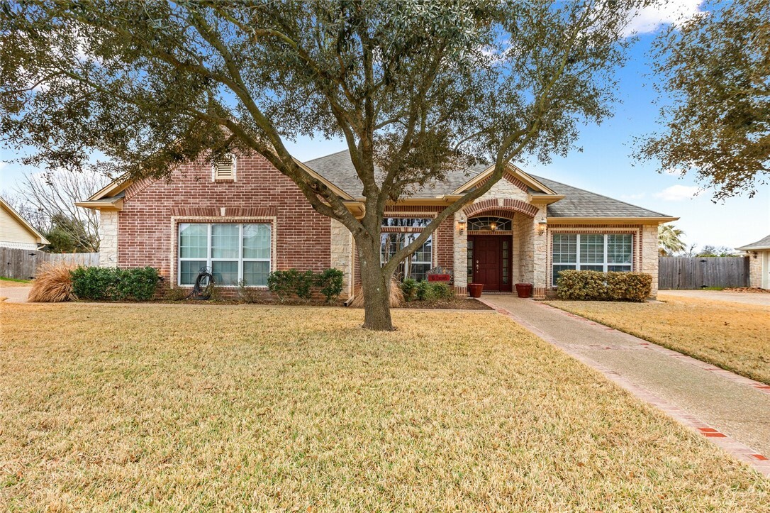 Property Photo:  5612 Rosalie Drive  TX 76708 