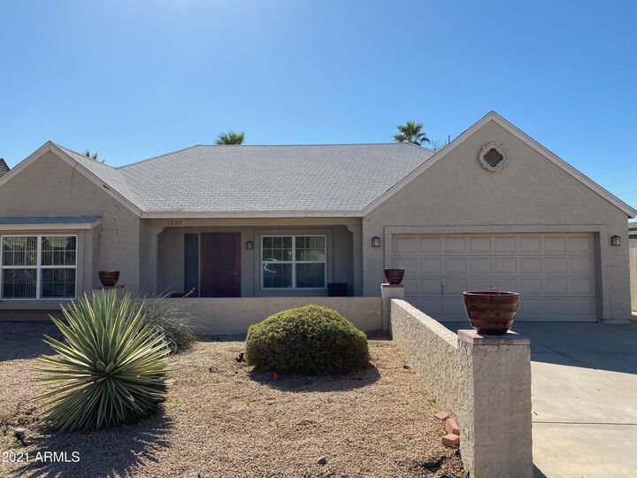 Property Photo: 1207 E Tonto Lane AZ 85024