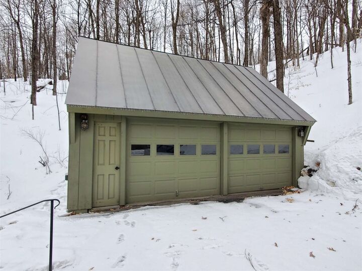 Property Photo: 125 Sugarhouse Hill Road VT 05068