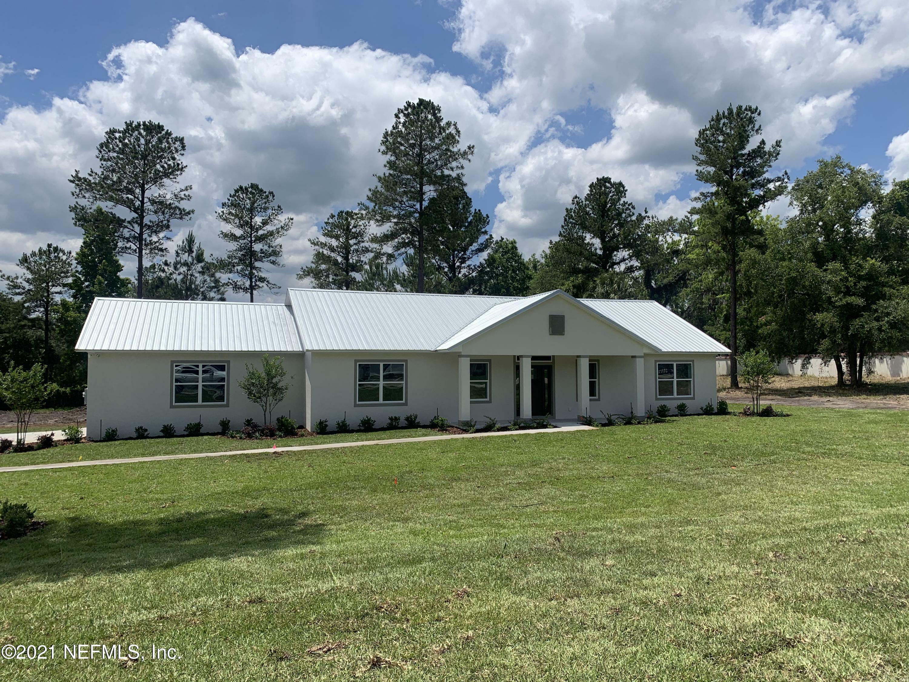 Property Photo: 125 Newcastle Road FL 32177
