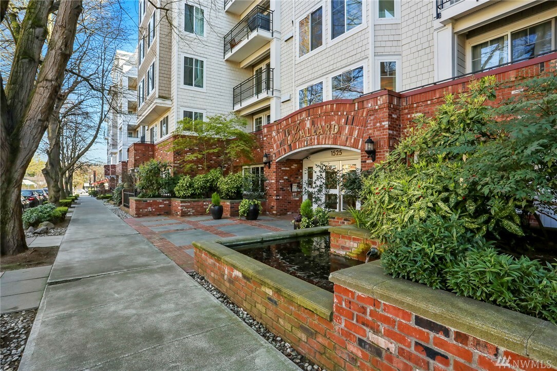 Property Photo:  1525 NW 57th St 327  WA 98107 