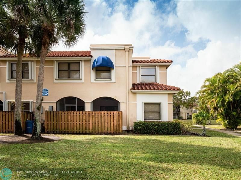 Property Photo:  567 Racquet Club Road 20  FL 33326 