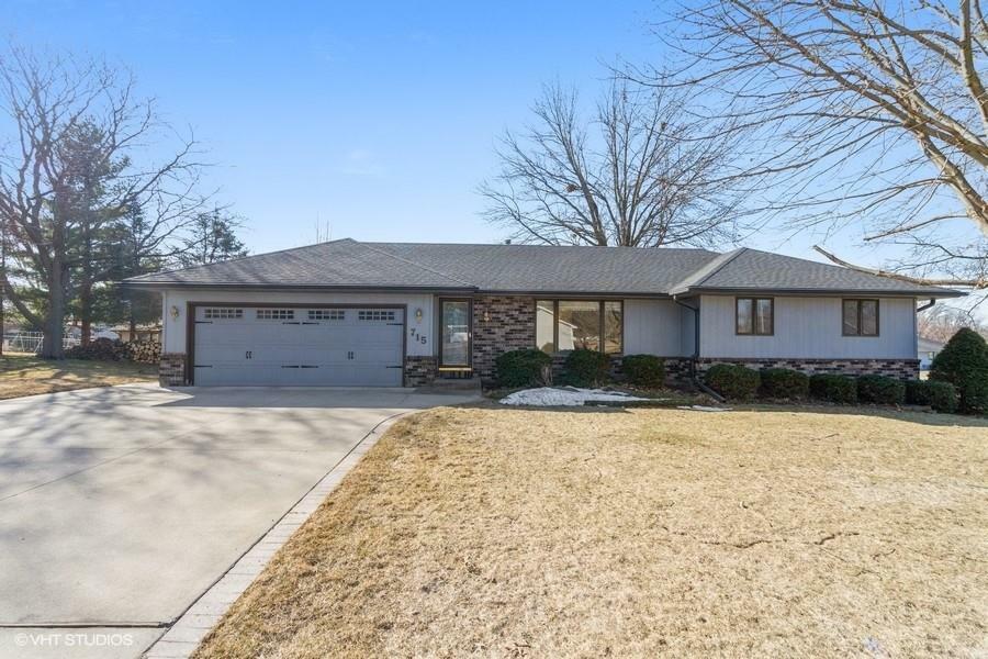 Property Photo:  715 Brentwood Drive  IA 50219 