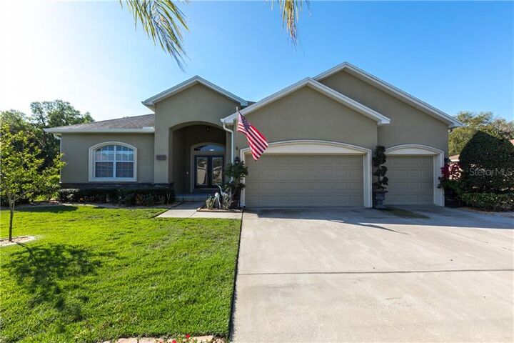 Property Photo:  2972 Oak Tree Lane  FL 33810 