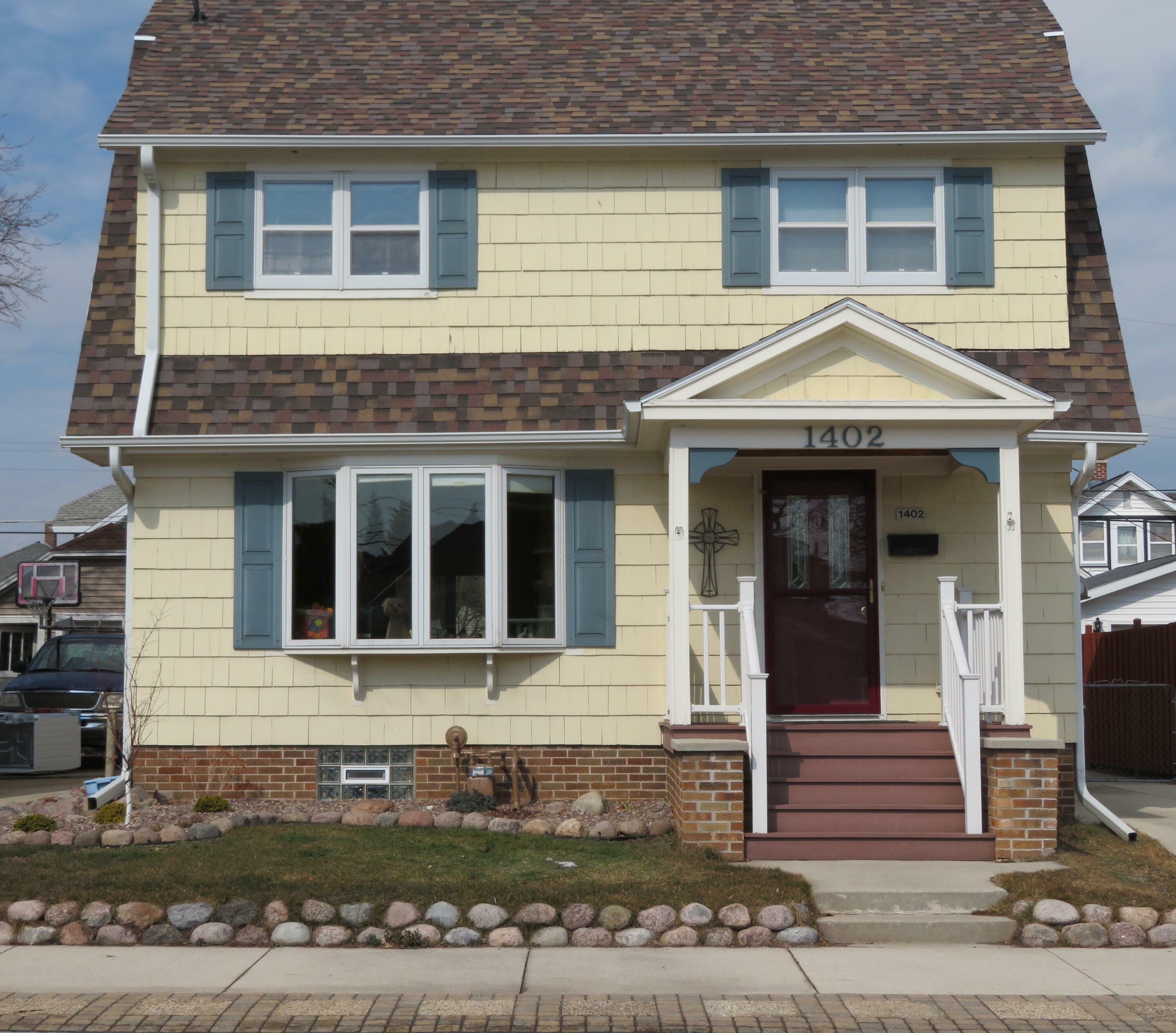 Property Photo:  1402 Logan Ave  WI 53083 