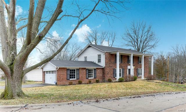 Property Photo: 545 Gascony Way 63122