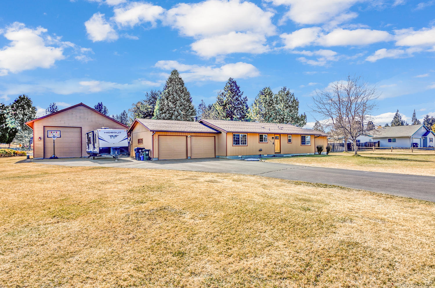 Property Photo: 21469 Hyde Lane OR 97701