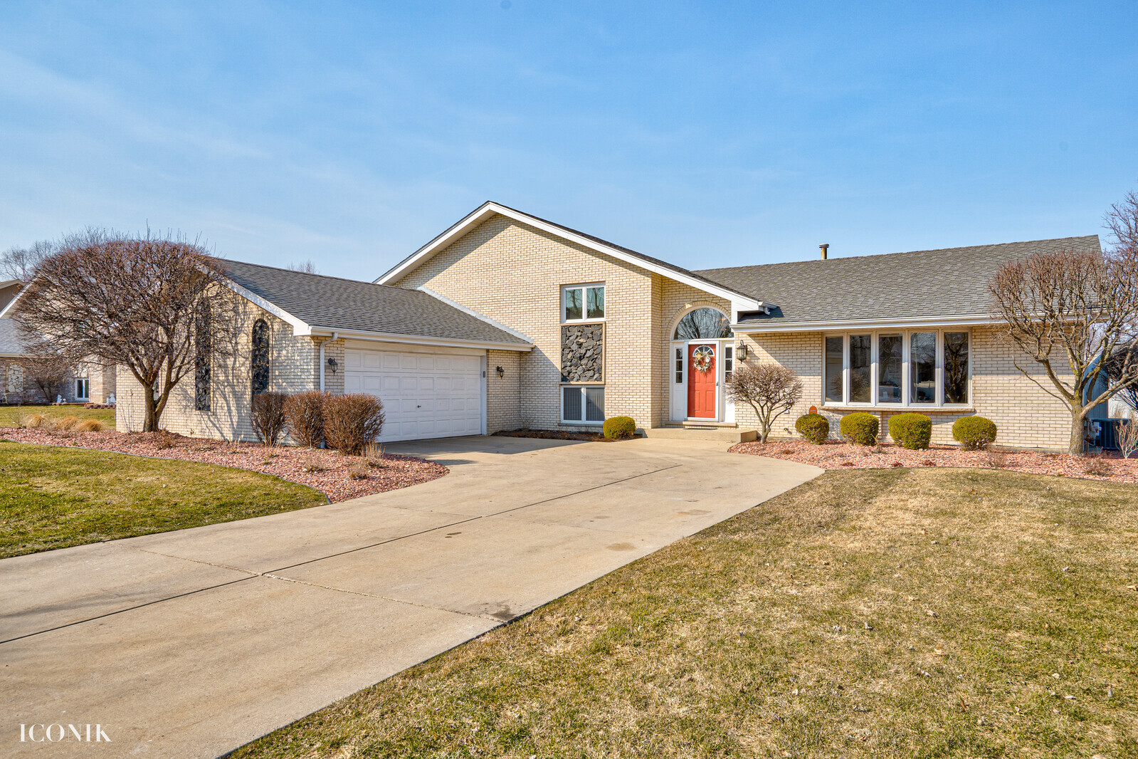 Property Photo: 9218 175th Street IL 60487