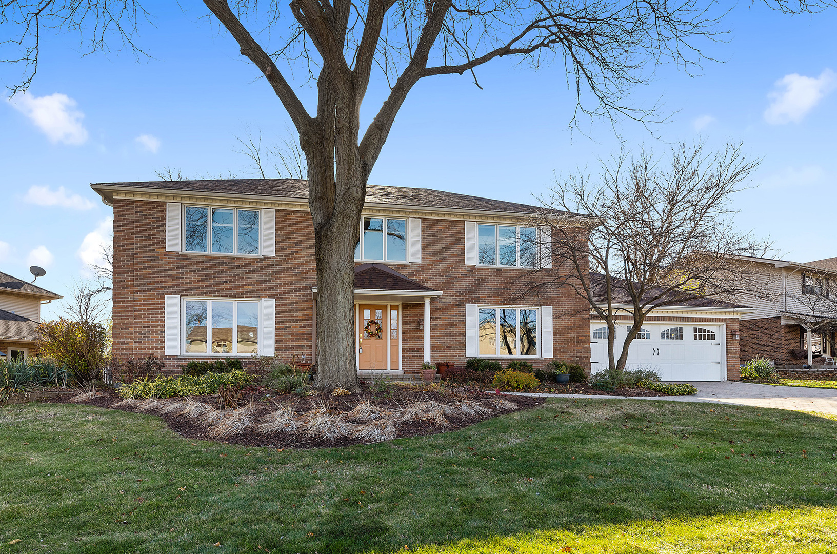 Property Photo: 19W071 Avenue Latour IL 60523