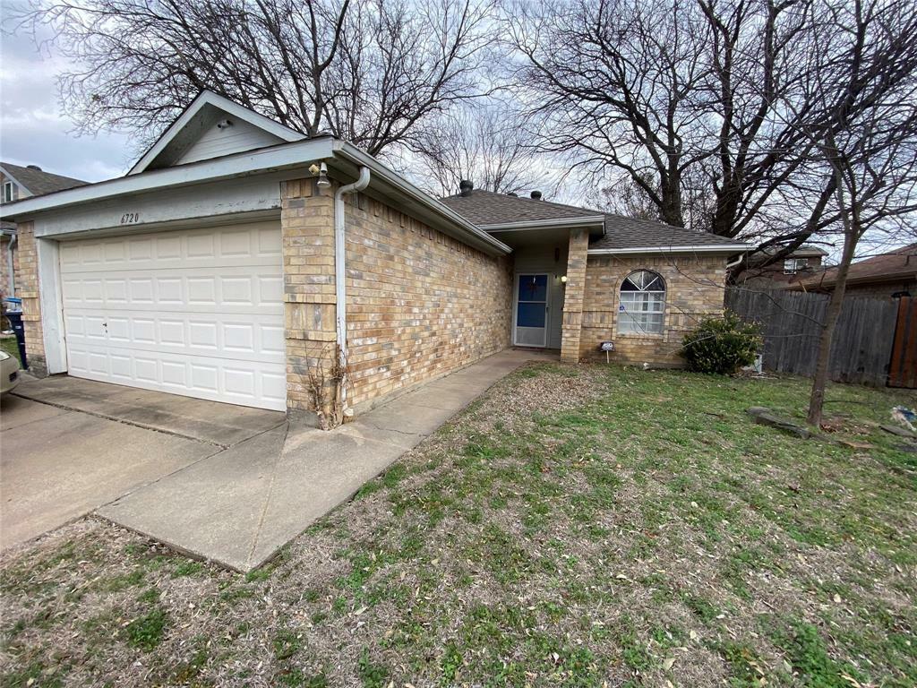 Property Photo:  6720 Woodsmoke Way  TX 76137 