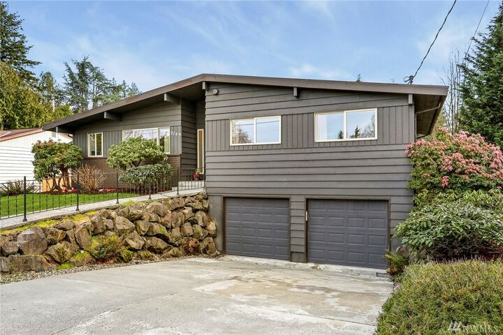 Property Photo: 2749 NE 143rd Place WA 98125