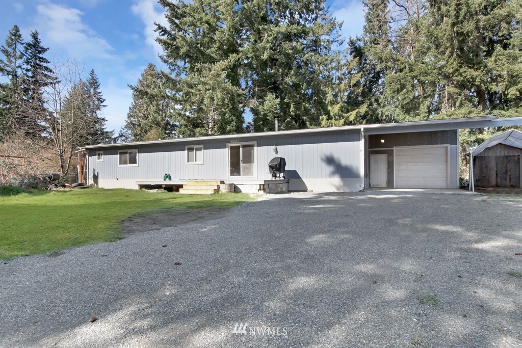 Property Photo:  11806  200th Avenue E  WA 98391 