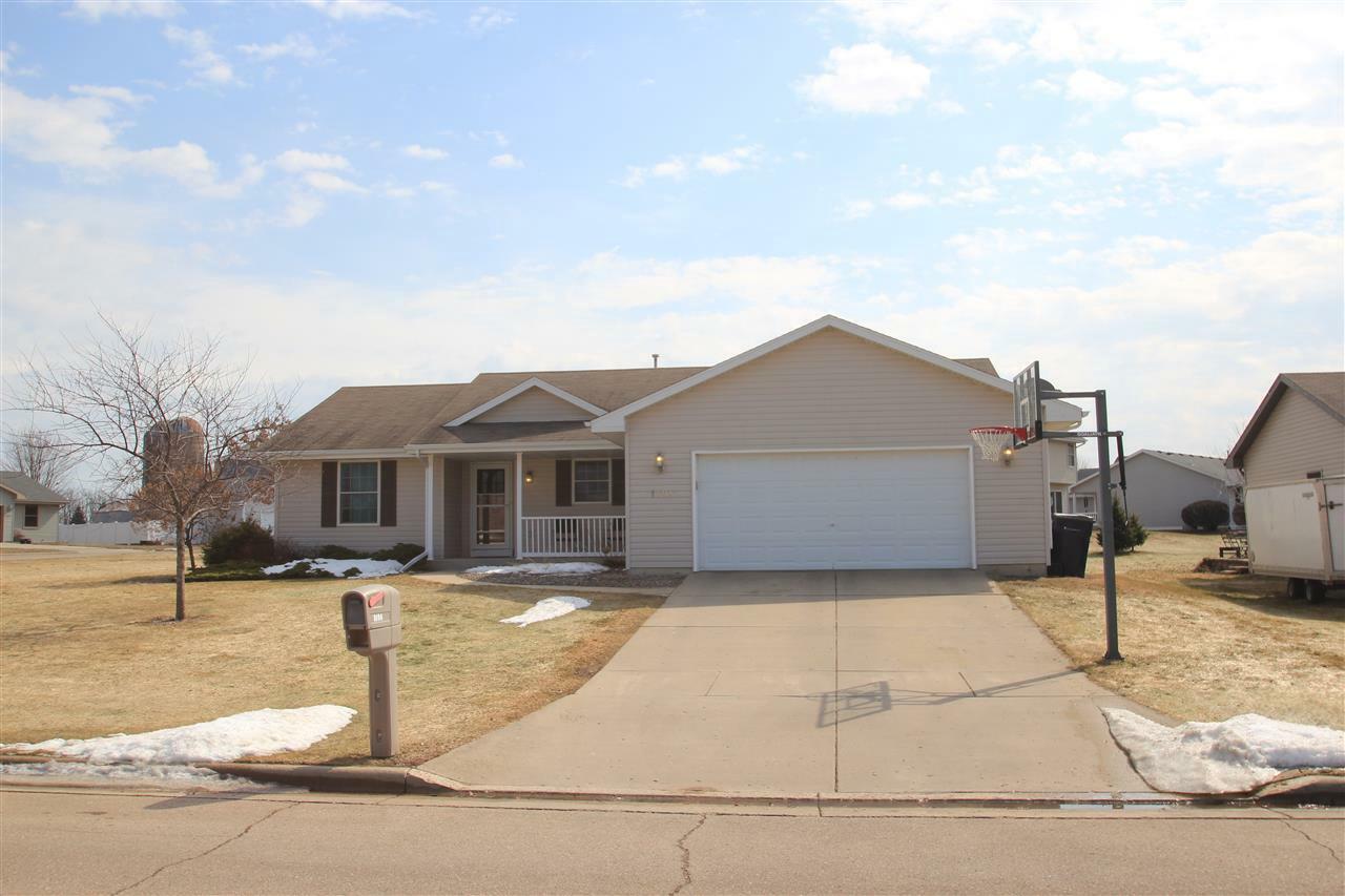 Property Photo:  1198 Edgeview Dr  WI 53545 