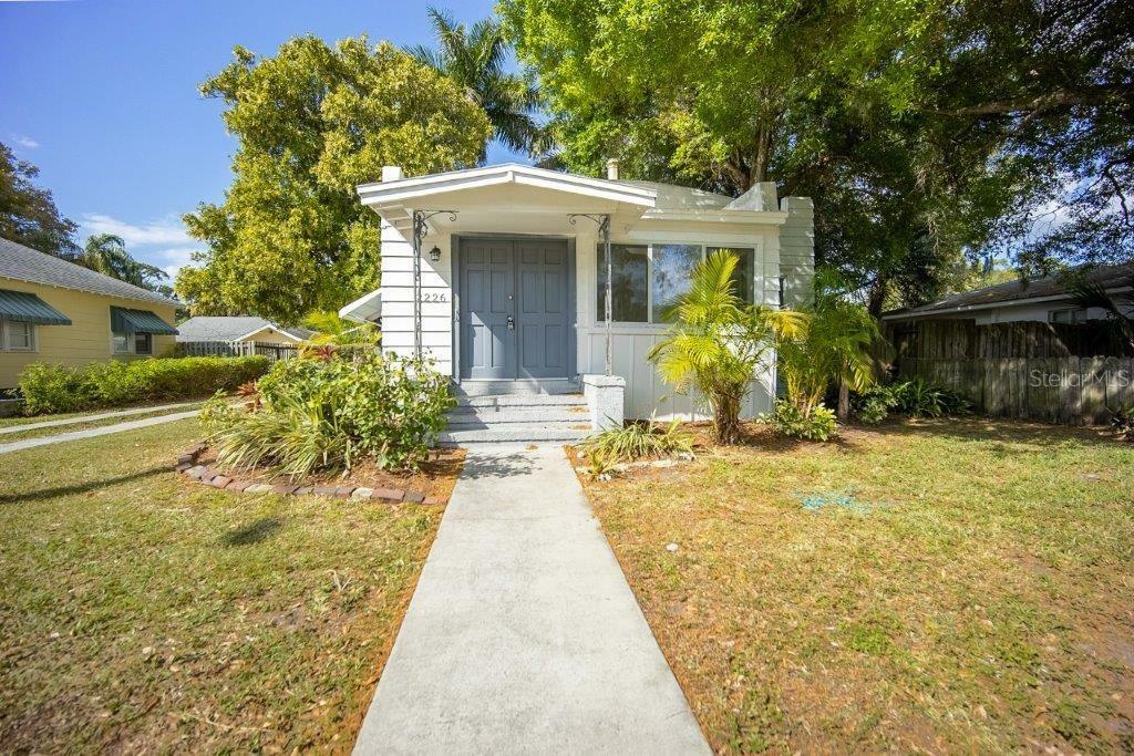 Property Photo:  2226 17th Avenue W  FL 34205 