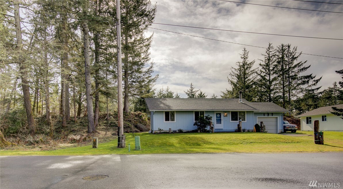 Property Photo:  899 Catala Ave SE  WA 98569 