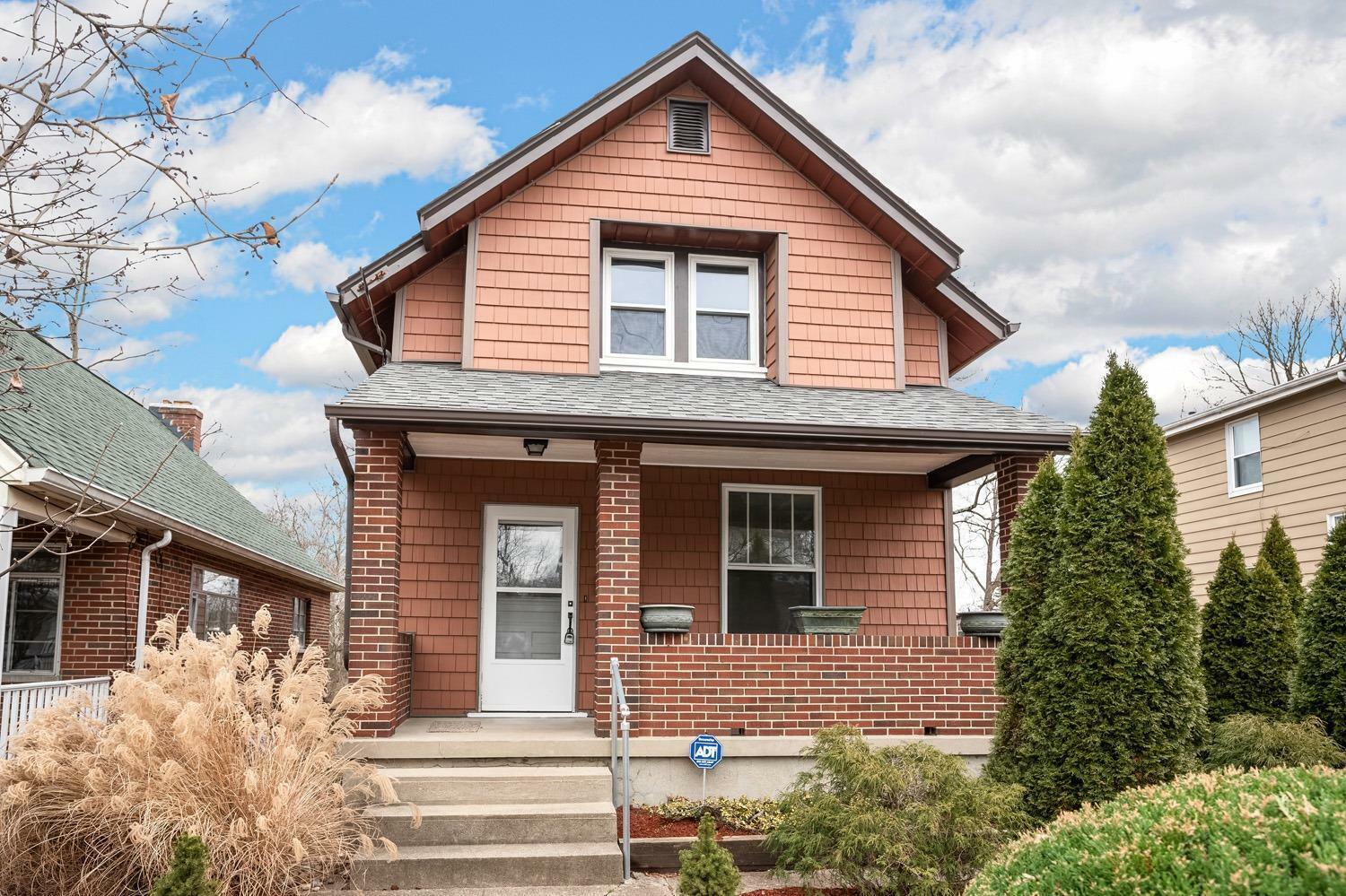 Property Photo: 3856 Mt Vernon Ave OH 45209