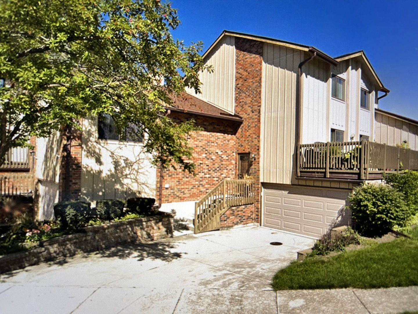 Property Photo: 22 Windward Circle IL 60527