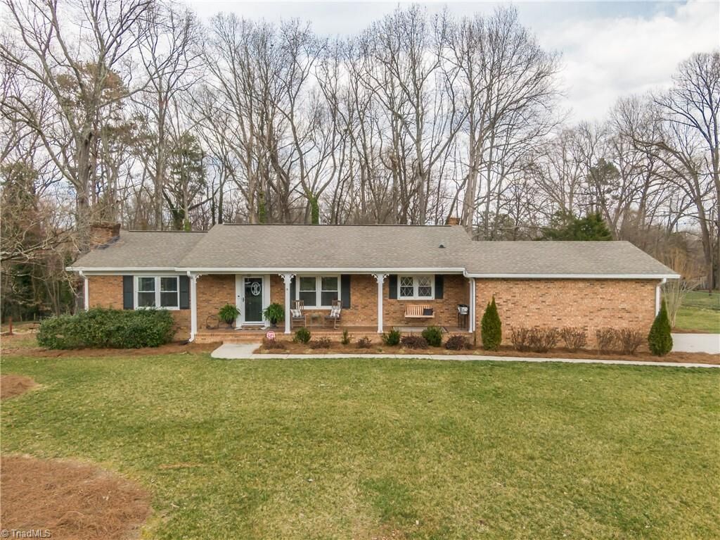 Property Photo: 3416 Greenhill Drive NC 27265