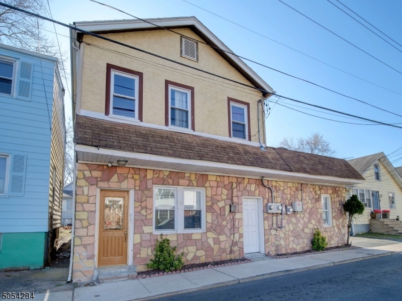 Property Photo: 371 Carnegie Pl NJ 07088