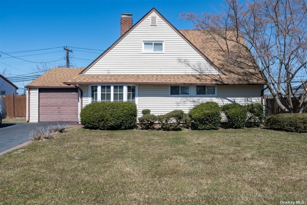 Property Photo:  34 Lantern Road  NY 11801 