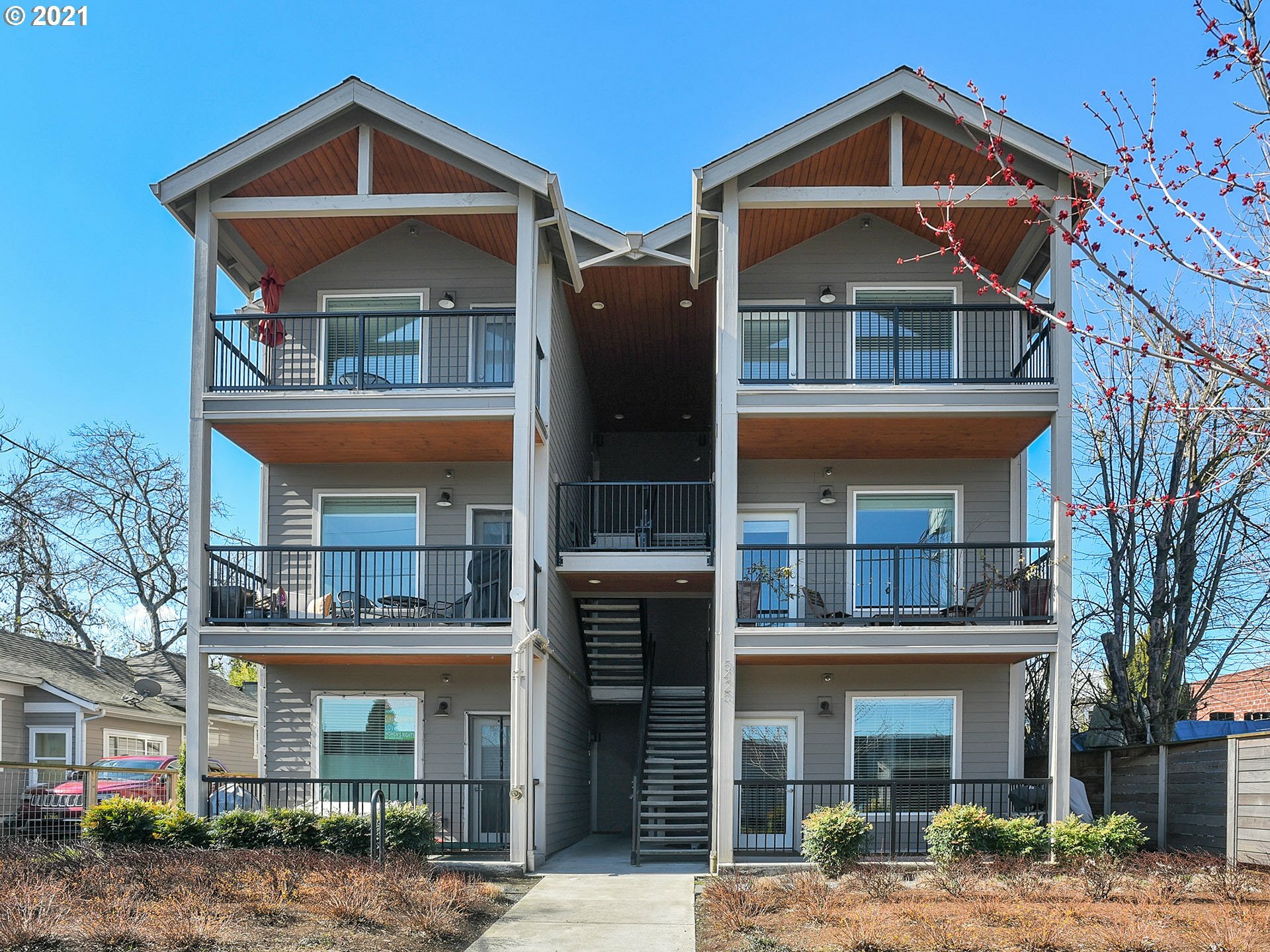 Property Photo: 5425 N Minnesota Ave 6 OR 97217
