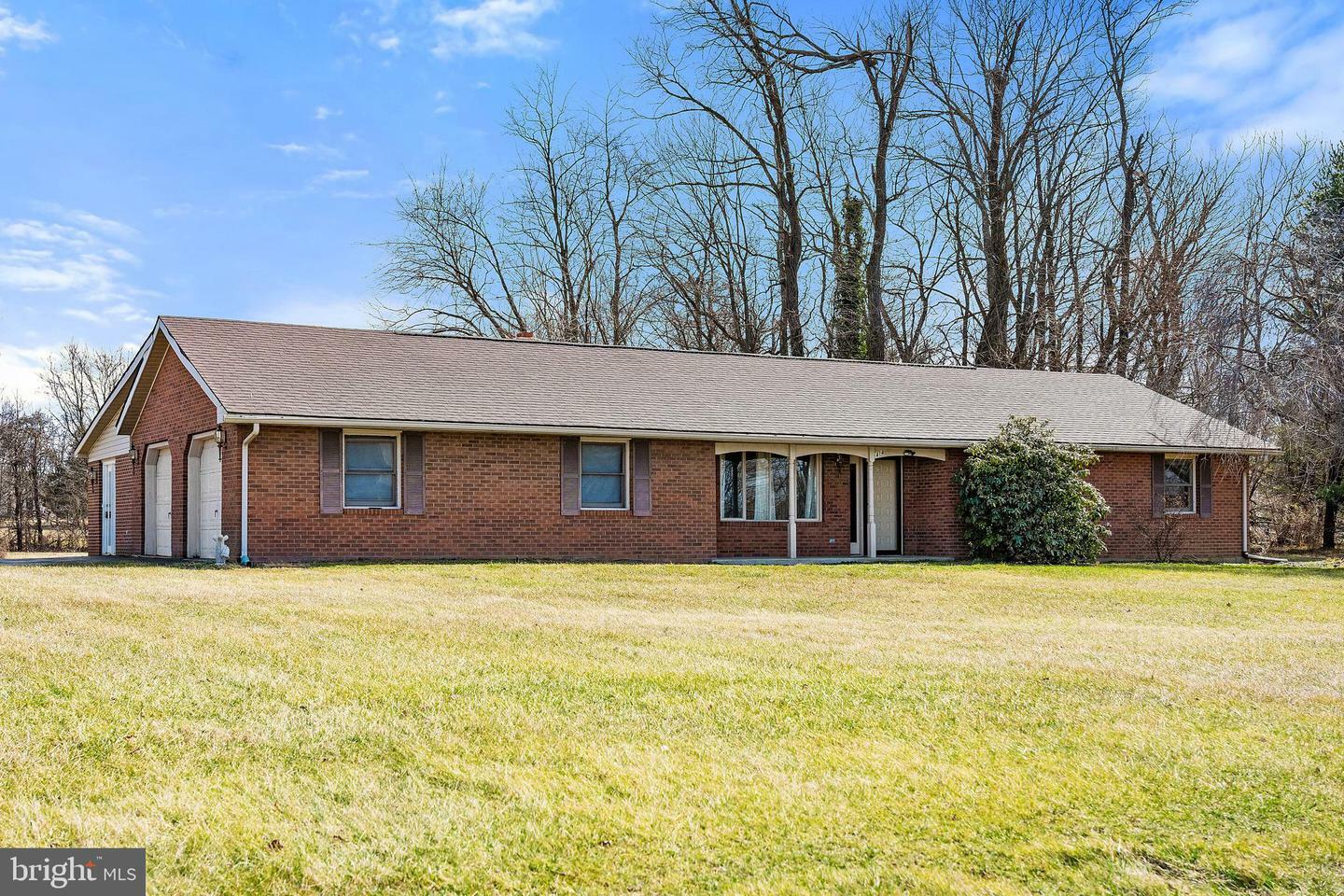 Property Photo: 1414 Kitchens Orchard WV 25419