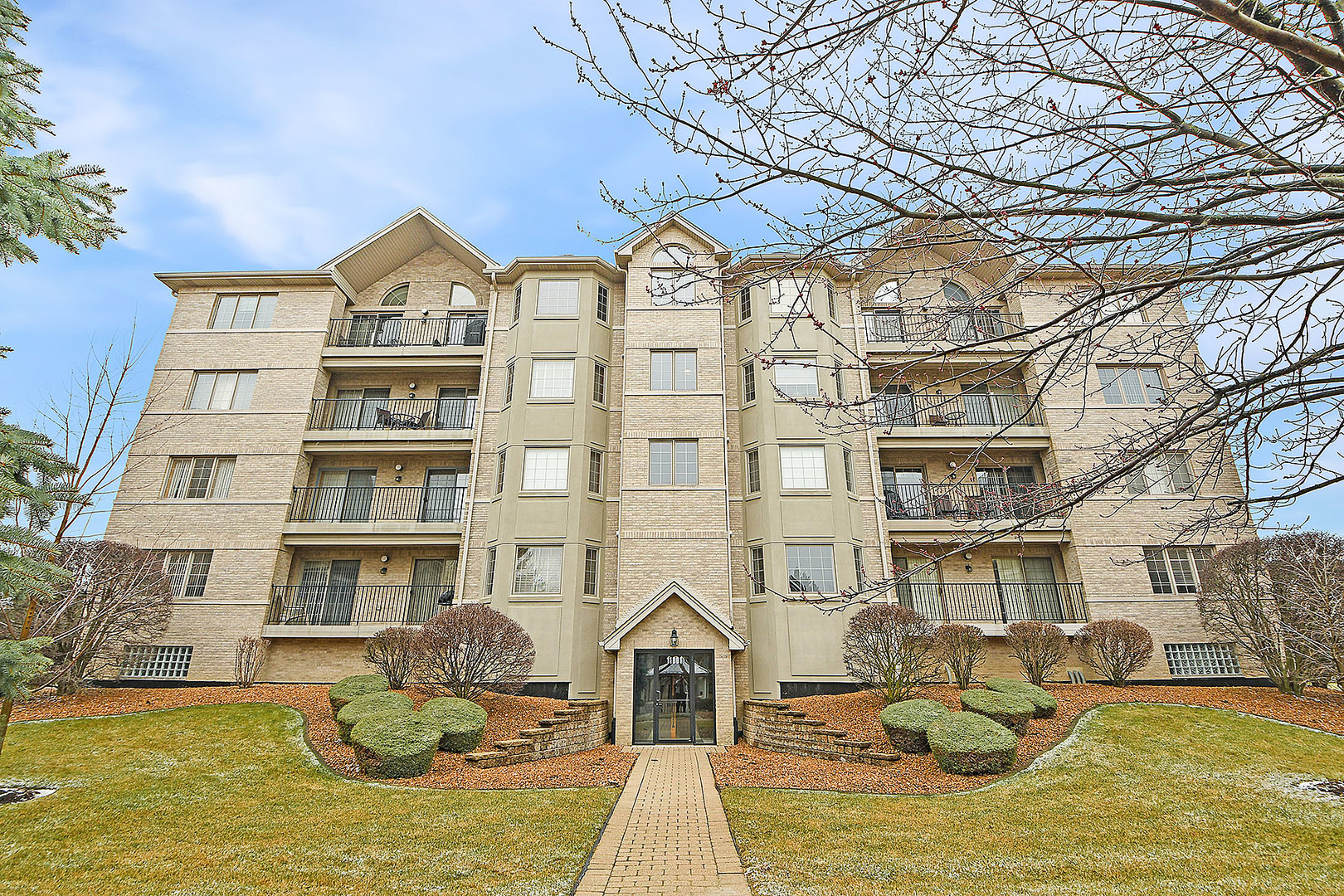 Property Photo:  11901 Windemere Court 404  IL 60467 