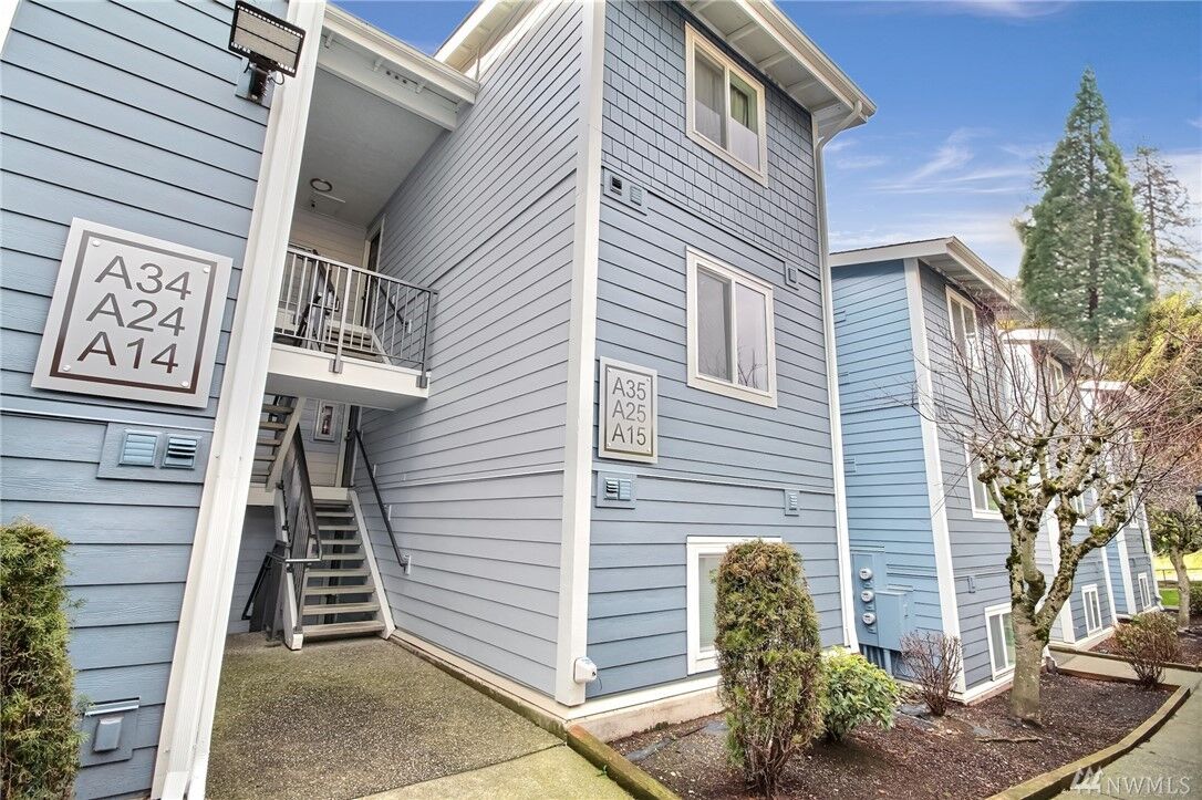 Property Photo: 2531 S 248th St A35 WA 98032