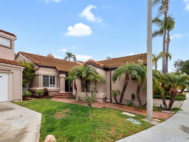 35 Del Perlatto  Irvine CA 92614 photo