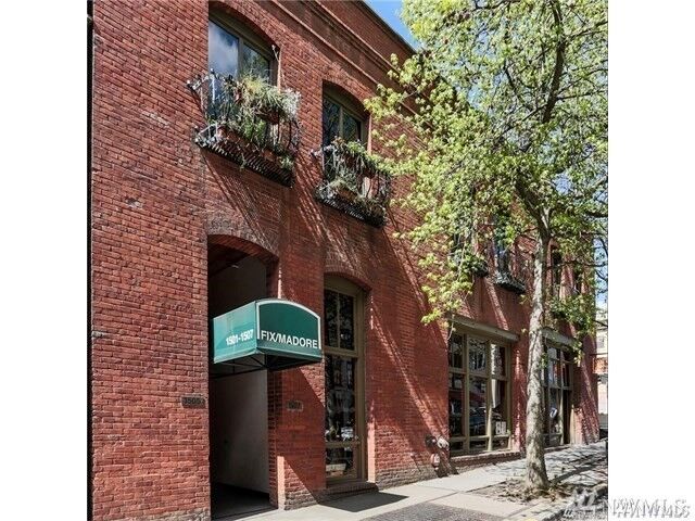 Property Photo:  1507 Western Ave R-201  WA 98101 