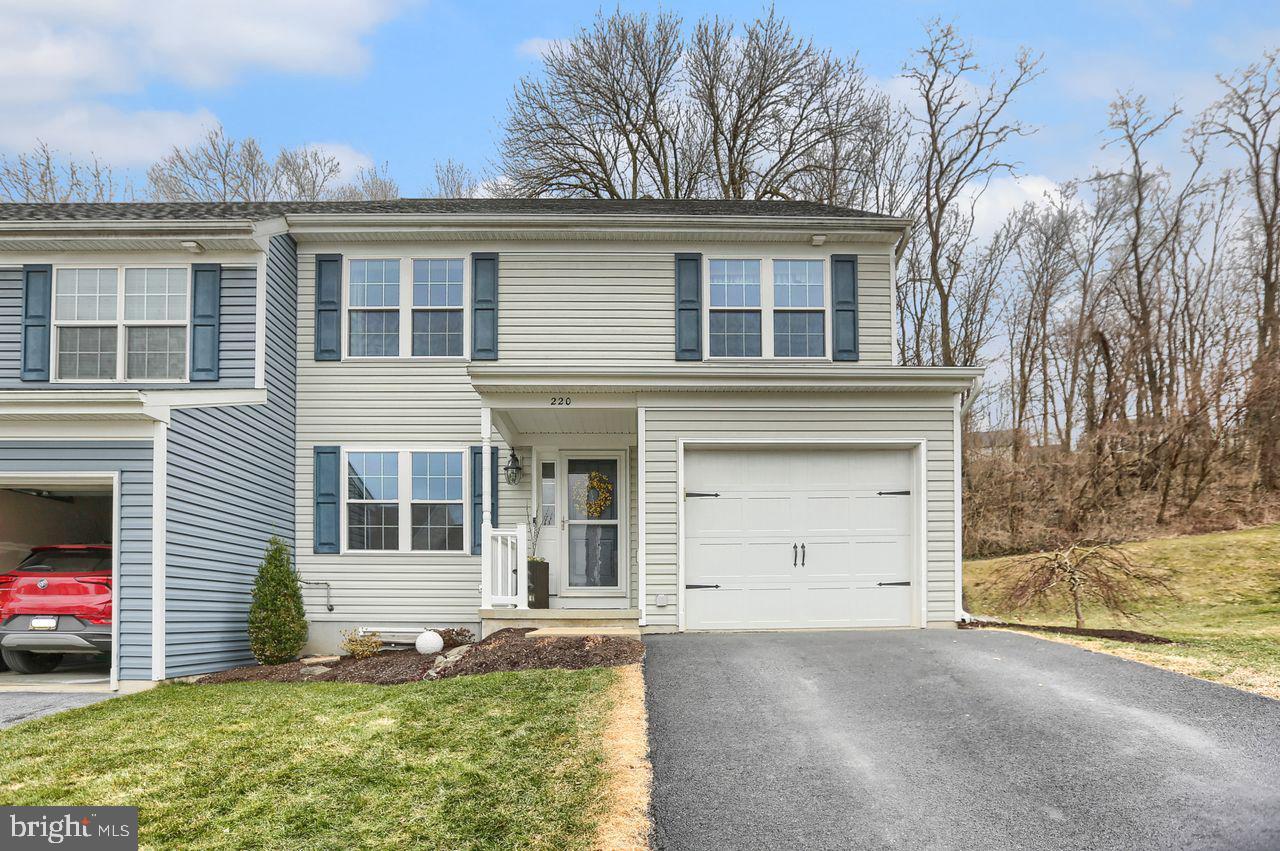 Property Photo: 220 Cool Creek Way PA 17602