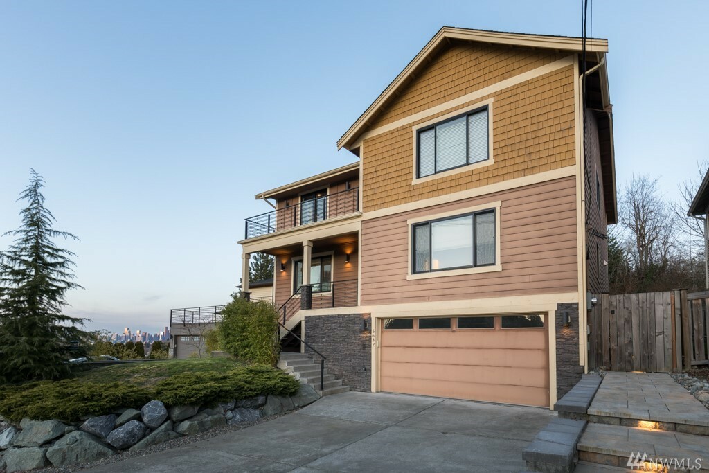 Property Photo:  5632 30th Ave SW  WA 98126 