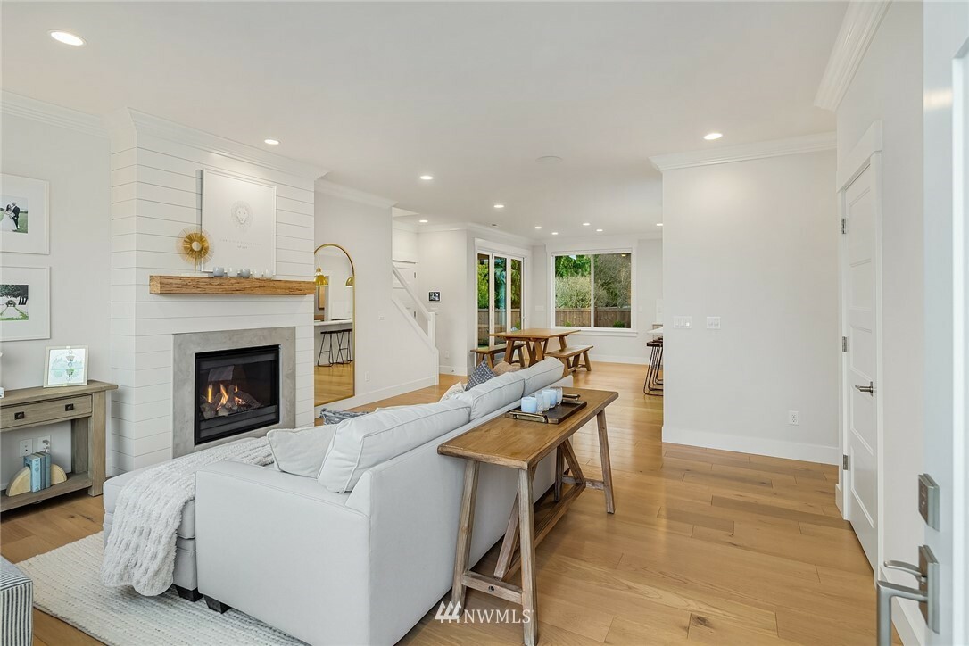 Property Photo: 10610 240th Place SW WA 98020