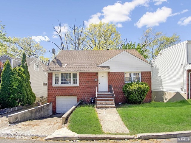 Property Photo: 769 Oakwood Lane NJ 07657