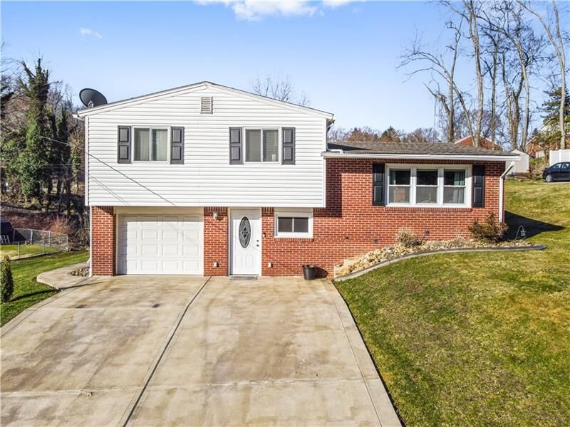 Property Photo: 1356 Byerly Pl PA 15642