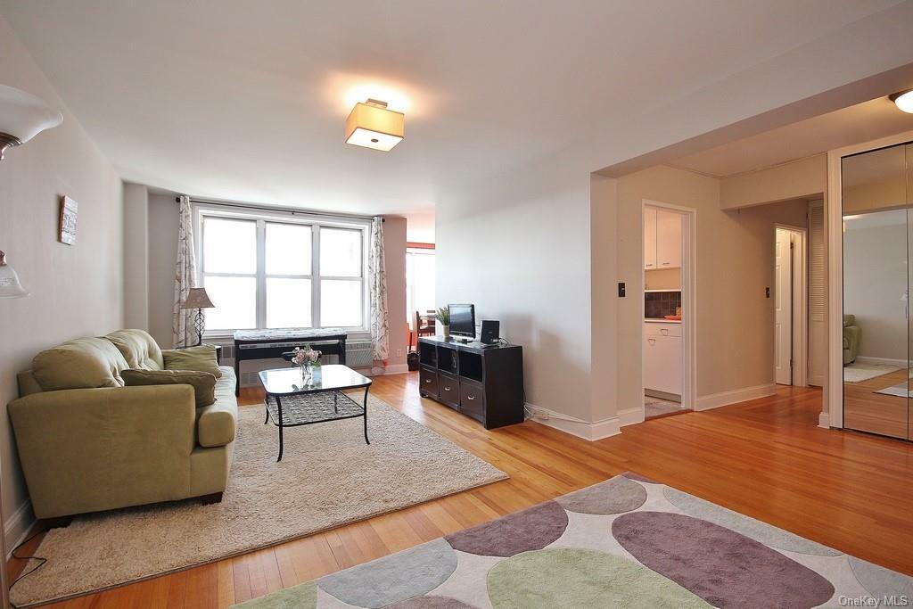 Property Photo:  222 Martling Avenue 3R  NY 10591 