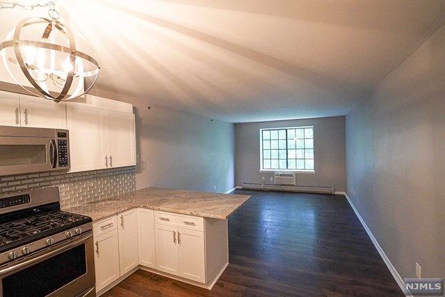 Property Photo:  1418 Faulkner Court  NJ 07430 