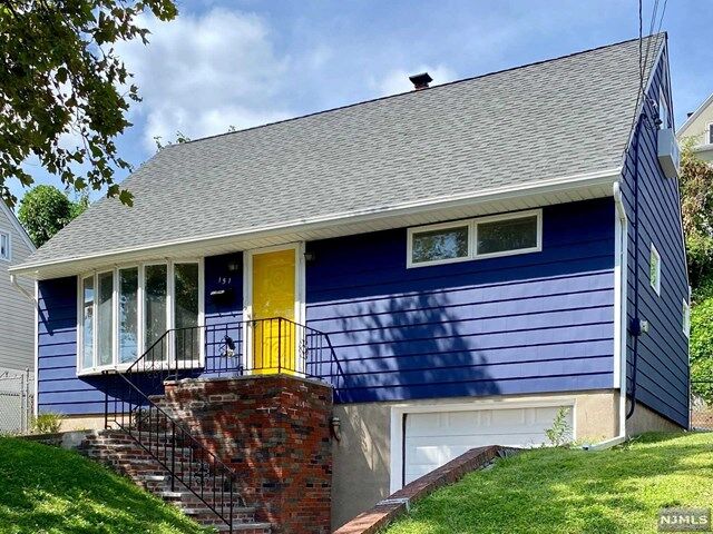 Property Photo:  151 Hickory Street  NJ 07032 