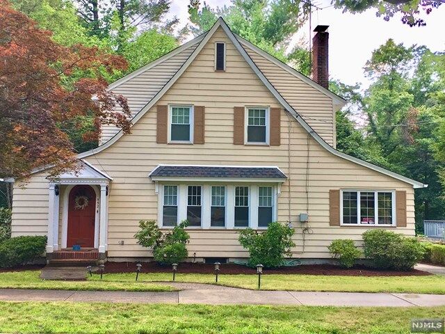 Property Photo: 552 Hillcrest Road NJ 07450