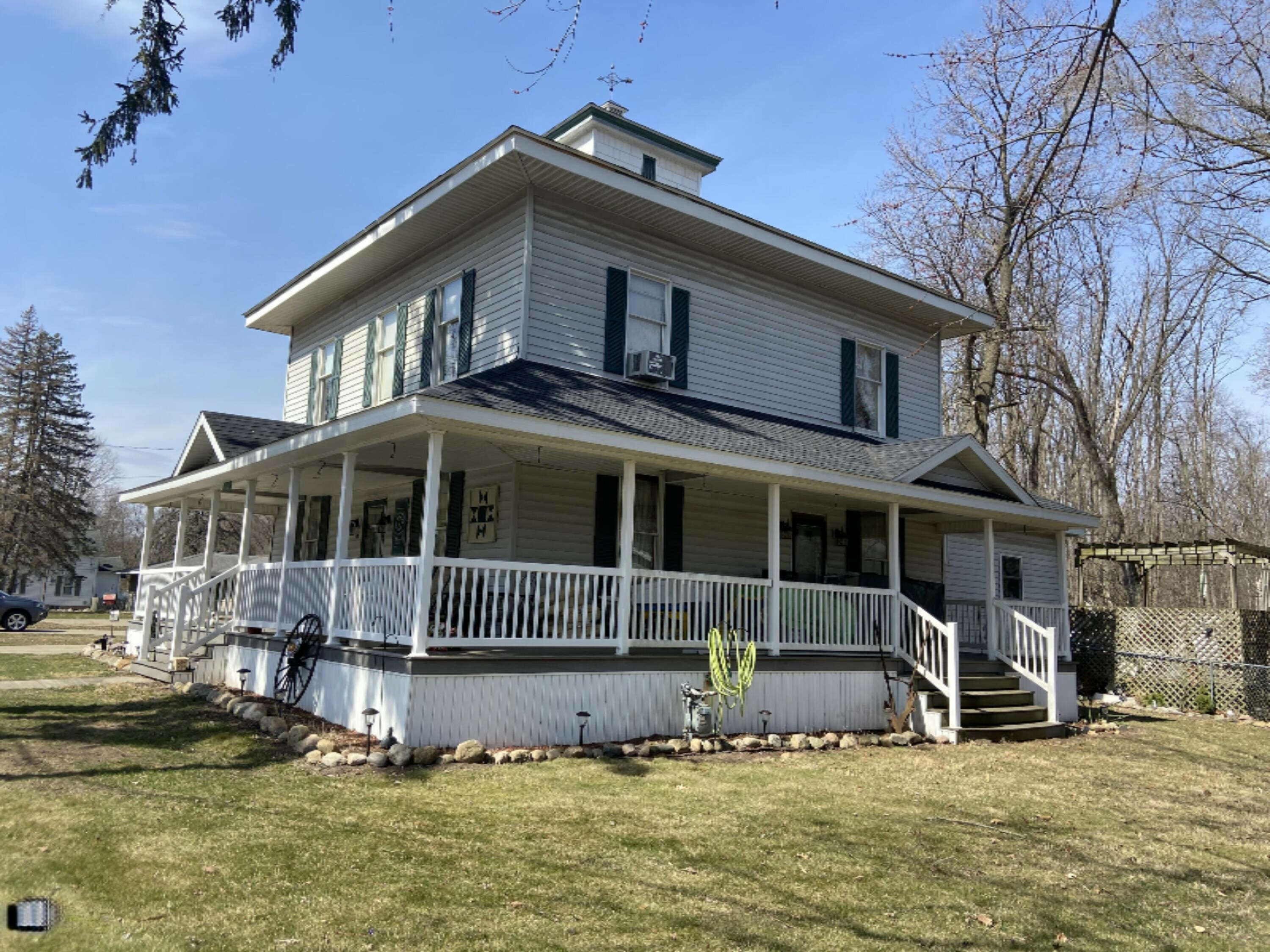 Property Photo:  408 W Burr Oak  MI 49032 