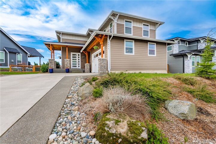 Property Photo:  6075 Monument Dr  WA 98248 