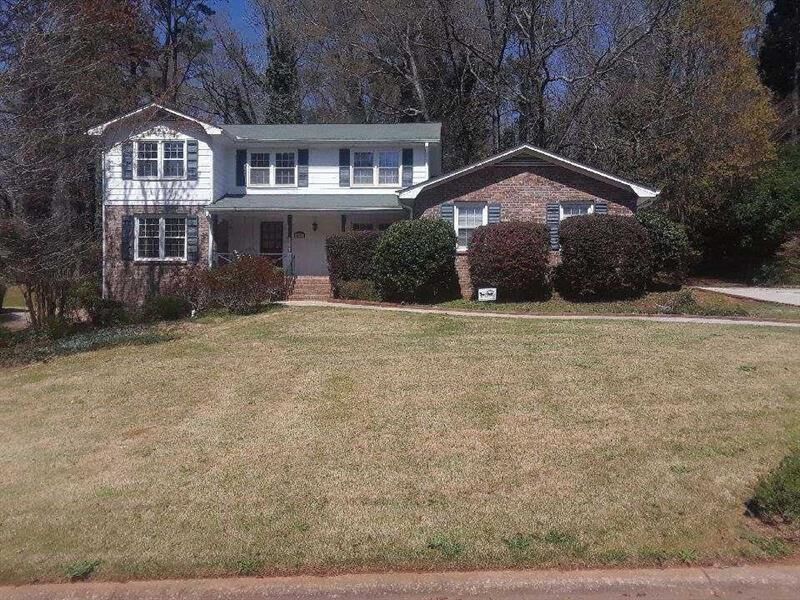Property Photo: 4256 Autumn Wood Court E GA 30083