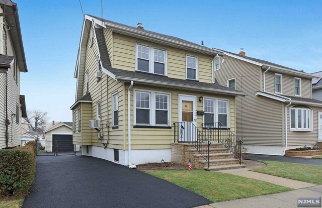 Property Photo:  428 Rutherford Avenue  NJ 07071 