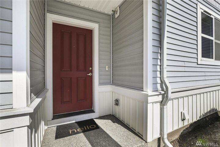 Property Photo:  2934 SW Raymond St  WA 98126 