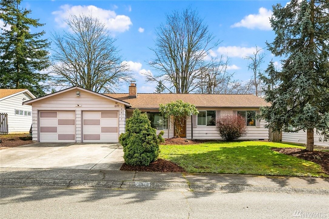 Property Photo:  13617 SE 171st Place  WA 98058 
