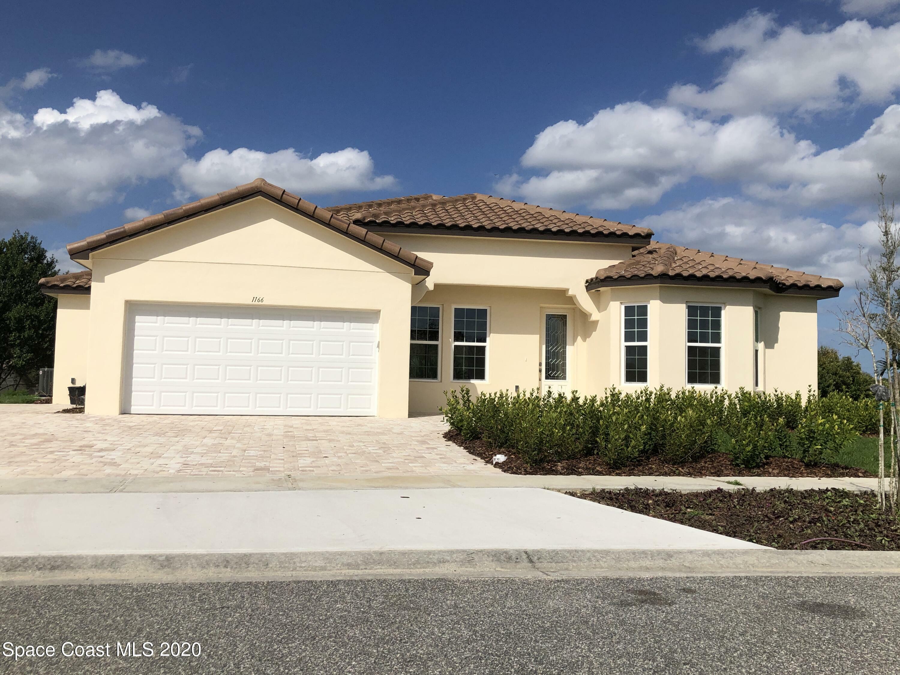 Property Photo: 1166 Fulton Circle FL 32780